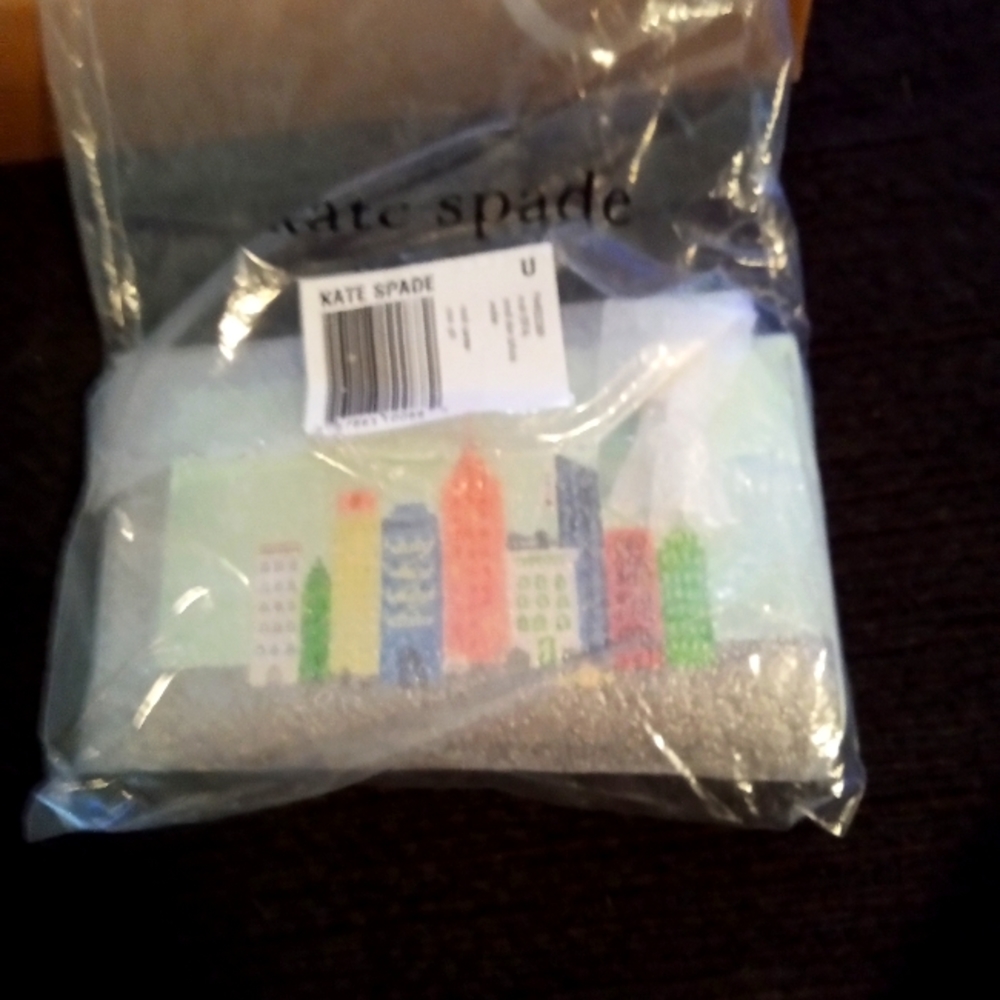 NWT KATE SPADE CITY SKYLINE WALLET
